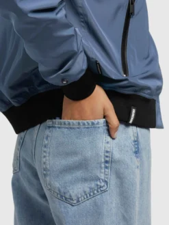 Khujo Tussenjassen Tussenjas Stence2 Dames Blauw -Mode Kledingwinkel 0c0fda4f81700945a365924b645ae8d4 scaled