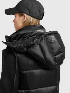 Khujo Bodywarmers Bodywarmer Tourin Dames Zwart -Mode Kledingwinkel 0c2adb6113afb417be072dbdb1b4be5f scaled