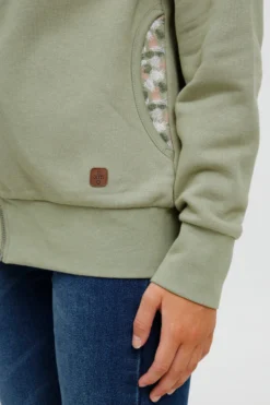 OXMO Sweatvesten Sweatvest ULLA Dames Groen -Mode Kledingwinkel 10b4cbf4442baa1df5f26b764a48982b scaled