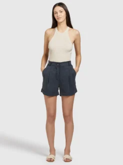 Khujo Shorts Loosefit Bandplooibroek Elida Dames Donkerblauw -Mode Kledingwinkel 1b2a19aa5add3a79099374f81e49f251 scaled