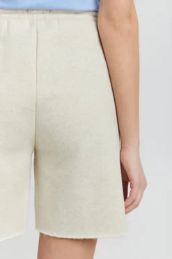 OXMO Shorts Wide Leg Broek Hope Dames Beige -Mode Kledingwinkel 4edab8f6d5155bb47a780d59a67d6dcb scaled