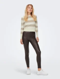 ONLY Fijngebreide Truien Trui Ibi Dames Wit -Mode Kledingwinkel 5d3d13c61da2055041797f8774ef4333 scaled