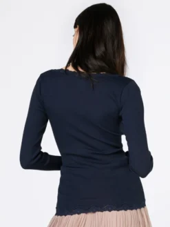 Rosemunde Vesten Gebreid Vest Silk Dames Navy -Mode Kledingwinkel 71f8fc0dd5e5c0b3ebab878bf383e342 scaled