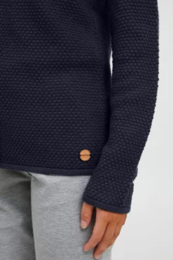 OXMO Vesten Gebreid Vest Helga Dames Marine 11 OXMO Vesten Gebreid Vest Helga Dames Marine -Mode Kledingwinkel 83e01af07453542c8c97395a47c74f94 scaled