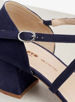 Lloyd Sandalen Met Hak Sandaal Dames Blauw -Mode Kledingwinkel b6adcfbf319d40f81b23e572f989e865 scaled