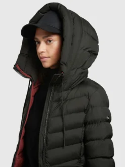 Khujo Korte Mantels Wintermantel Tuhani Dames Zwart -Mode Kledingwinkel c4b0435729831cc88caac71bd00b03bf scaled