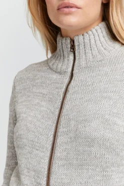 OXMO Vesten Gebreid Vest Phenix Dames Lichtgrijs -Mode Kledingwinkel e3a09631e9a8c984fba65d2139550548 scaled